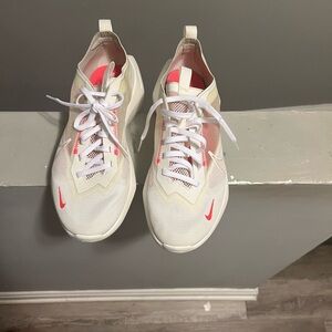 Nike Vista Lite Women's Athletic Shoes - White and Pink